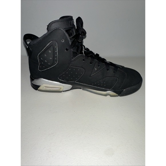 Air Jordan 6 Retro GS Chrome Sneaker DX2835 001 Size 7Y - Picture 9 of 16